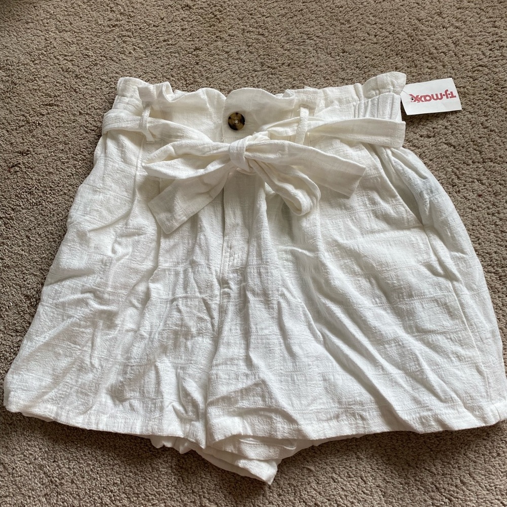 White paper bag shorts NWT